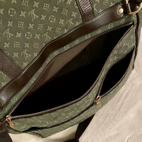 🚫SOLD🚫Authentic Louis Vuitton Sac Maman Bag and Changing Pad - Picture 13 of 16